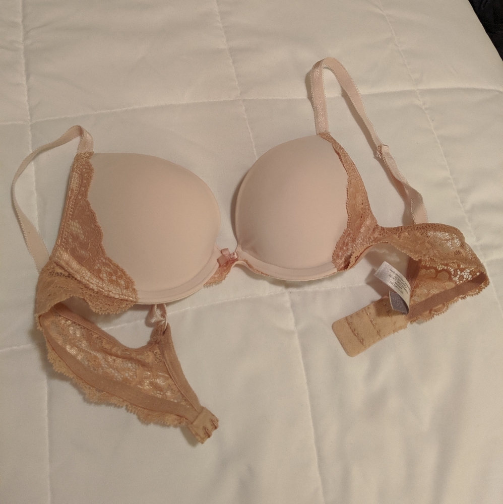Victoria's Secret Push-up Underwire Lace Bra